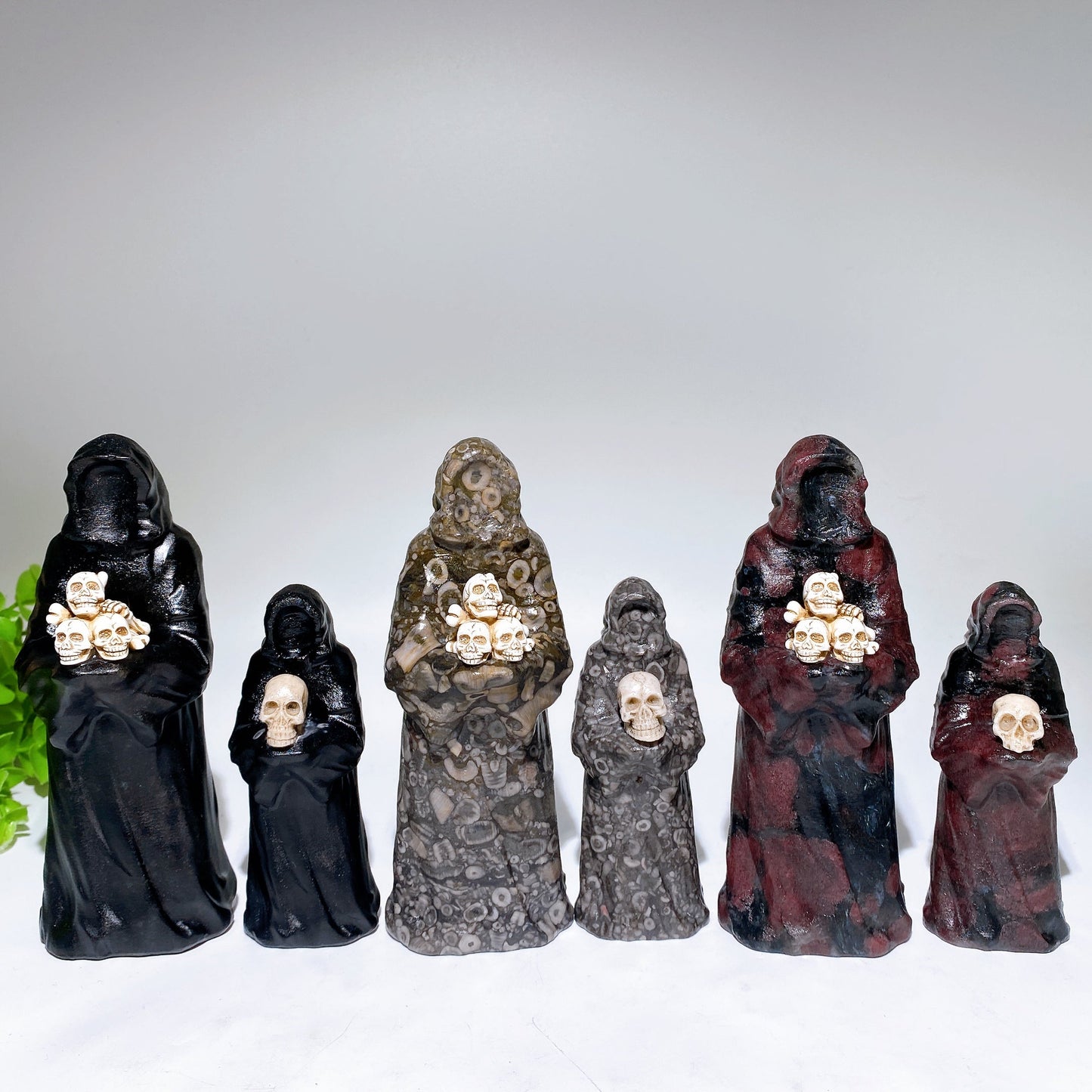 1.4" 3.6" Crystal No-Head Ghost Holding Skull Carving Crystal Healing Bulk Wholesale