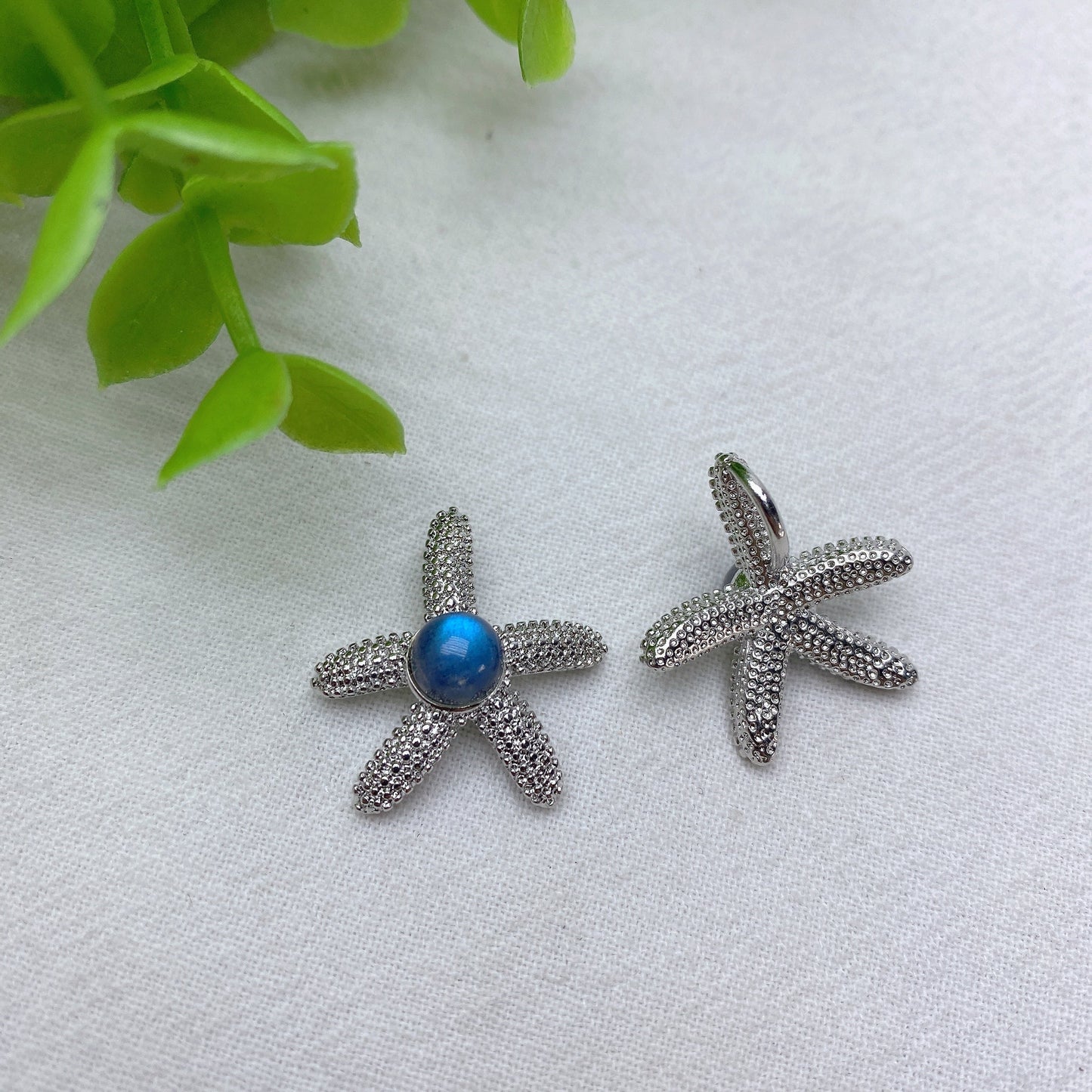 0.8" Sea Star Grey Moon Stone Pendant Bulk Wholesale