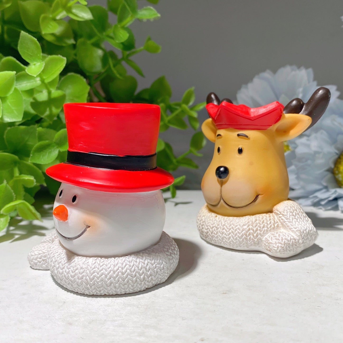 2.1" Resin Deer Snowman Sphere Stand for Christmas Bulk Wholesale