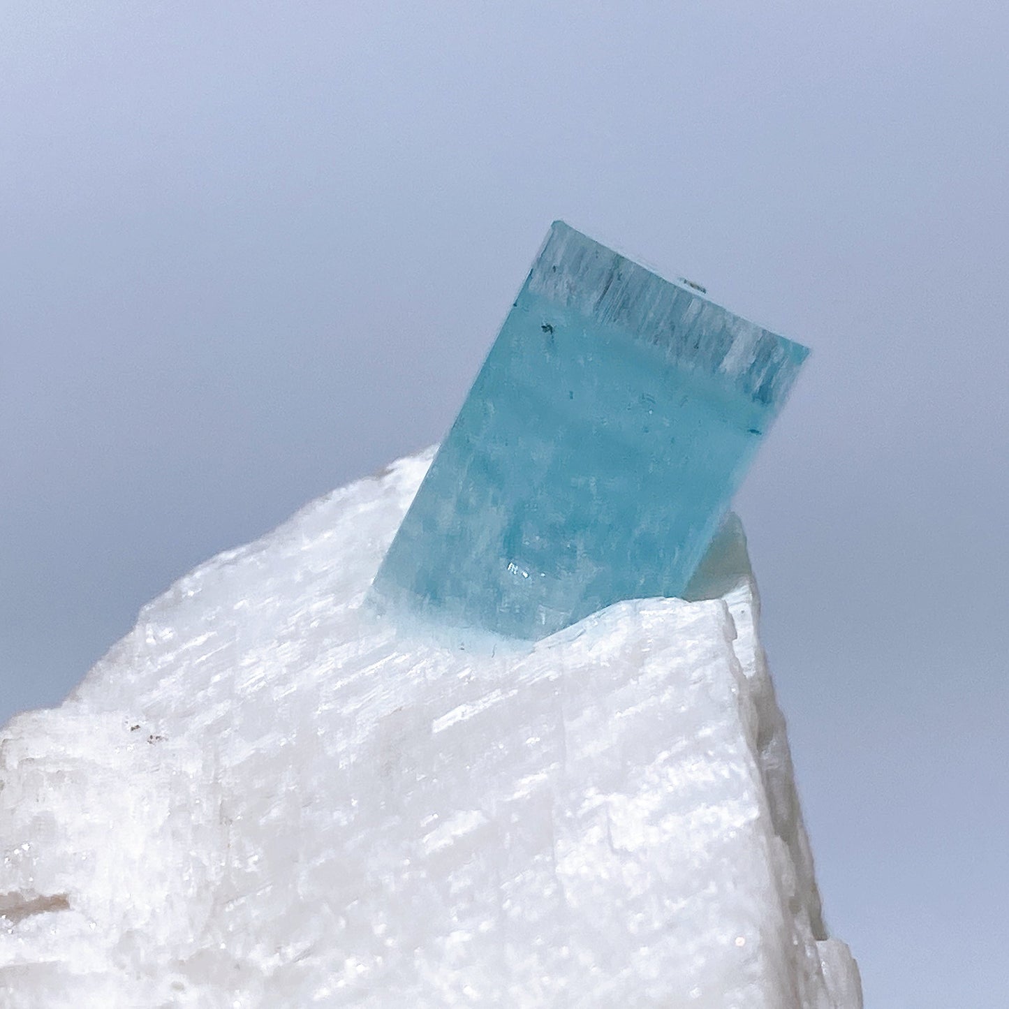 Unique Aquamarine Grow with Feldspar from Pakistan Crystal Healing Bulk Wholesale