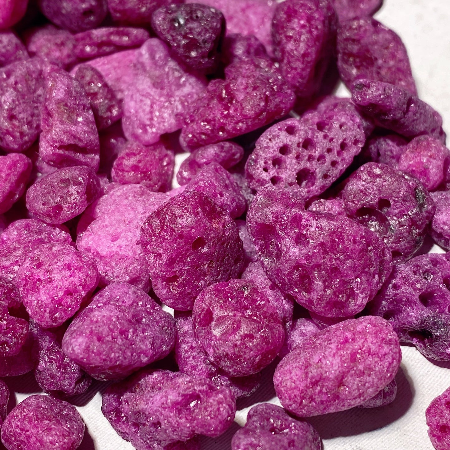 10-20mm Honeycomb Ruby Clacite Chips Bag Bulk Wholesale