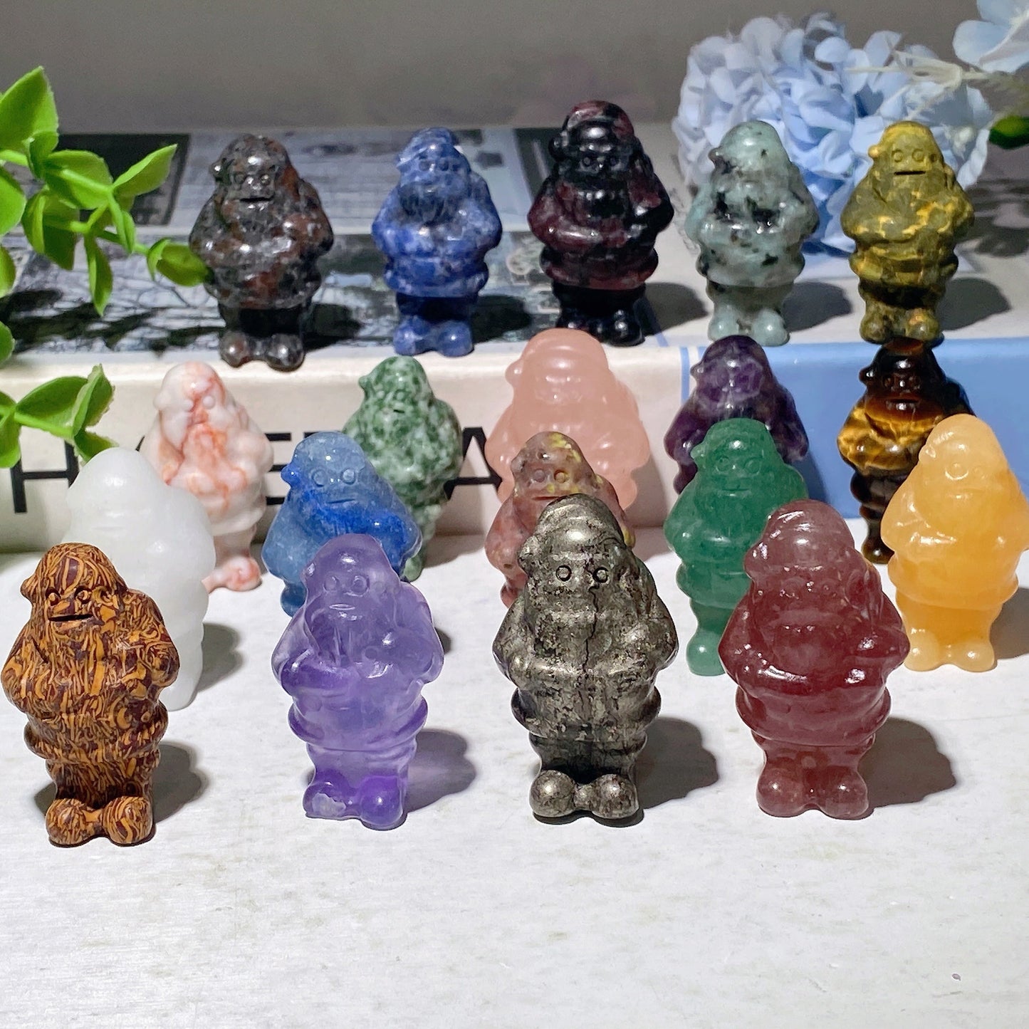 1.5" Mixed Crystal Mini Snata Claus Carvings for Christmas Bulk Wholesale