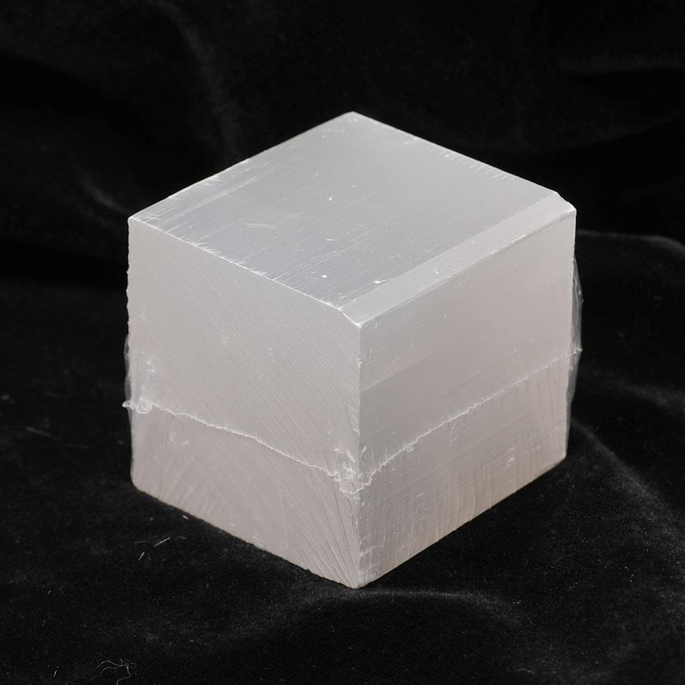 1.8"  220g/pc Selenite Cubes Crystal wholesale suppliers