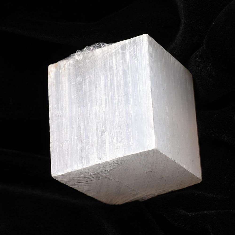 1.8"  220g/pc Selenite Cubes Crystal wholesale suppliers